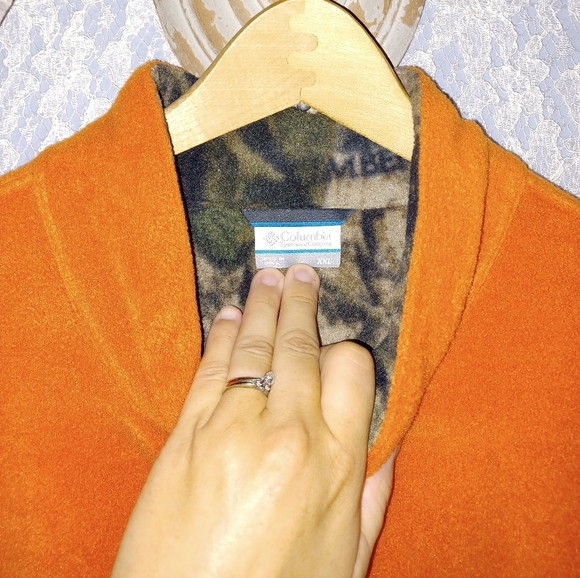 Men's XXL Columbia Orange/Camo Fleece Zip up Vest - Picture 6 of 9